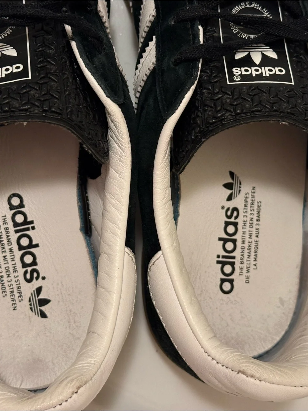 adidas authentic gazelle